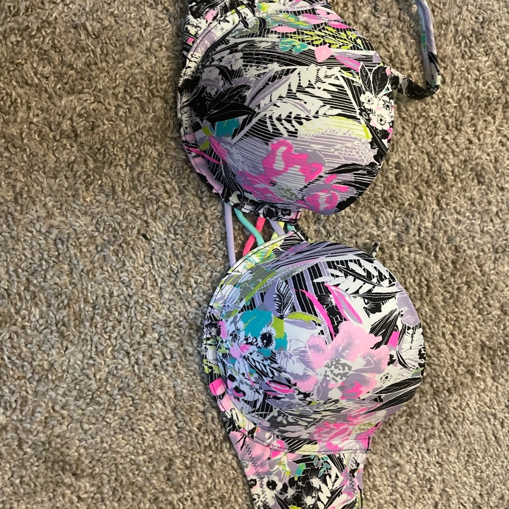 Victoria’s secret bikini tops